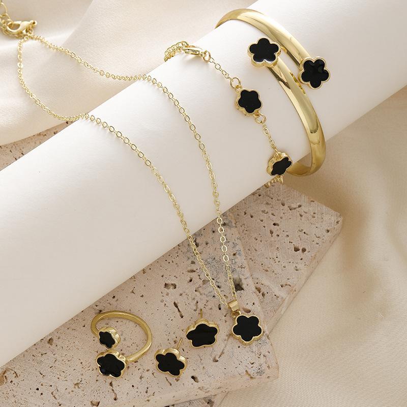 Necklace And Bracelet Set