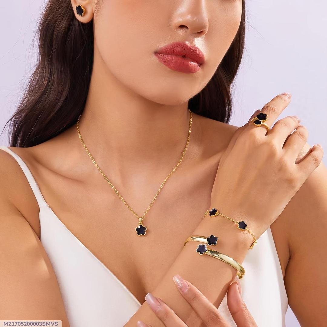 Necklace And Bracelet Set
