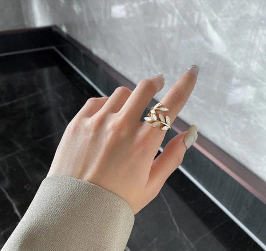 Leaf Design Ring